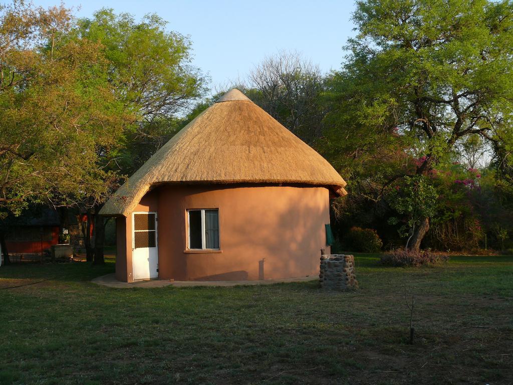 Amanzimlotzi Riverside Bush Camp Hotel Hoedspruit Room photo