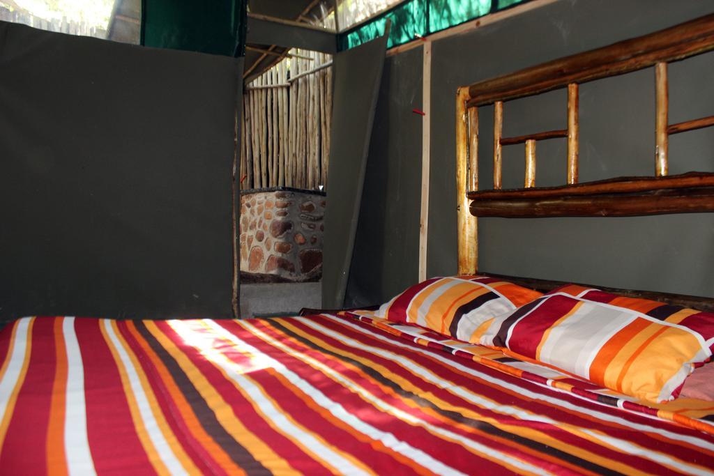 Amanzimlotzi Riverside Bush Camp Hoedspruit Exterior photo