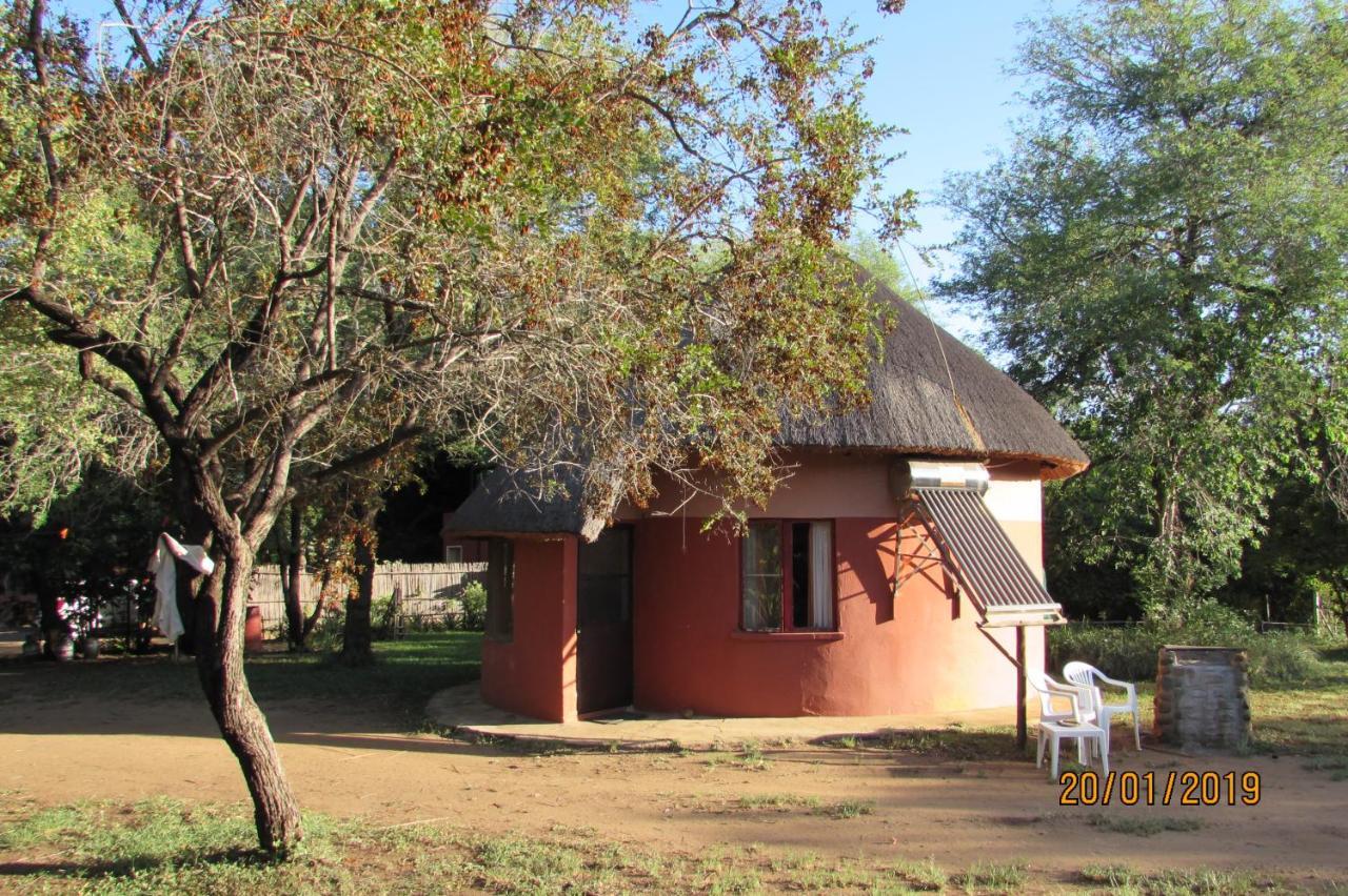 Amanzimlotzi Riverside Bush Camp Hoedspruit Exterior photo